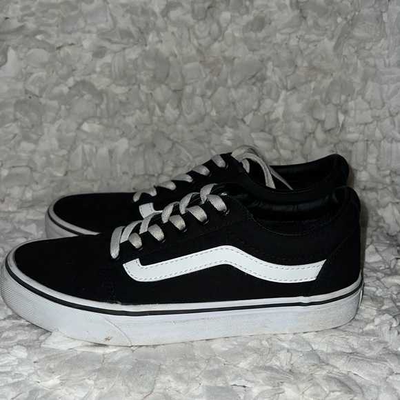 Vans size 7.5 - Picture 3 of 5